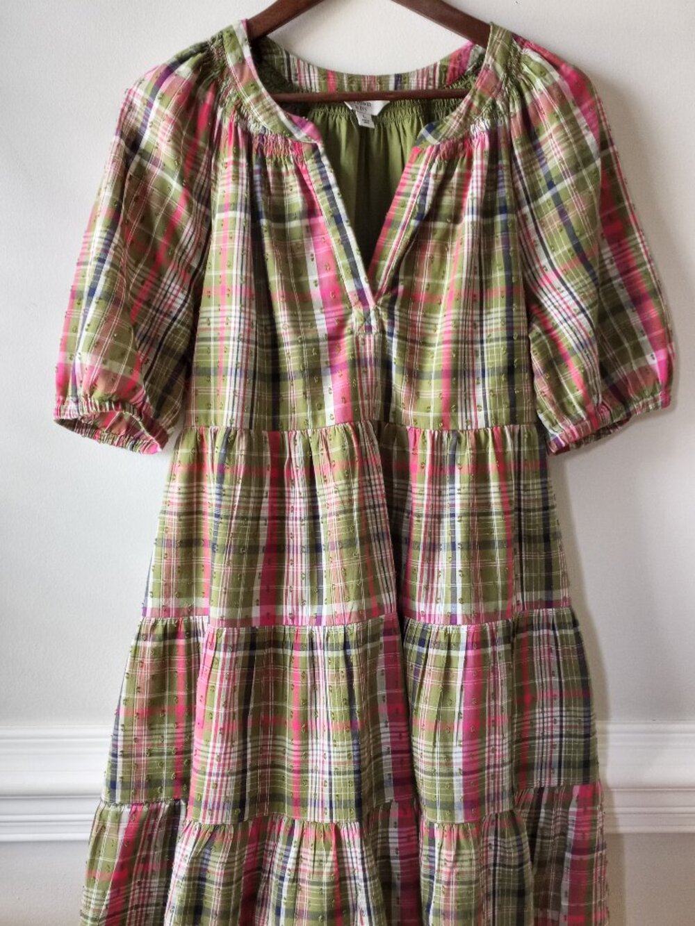 'crown & ivy' Plaid Puff sleeve Smocked Dress Size L *Worn once EUC